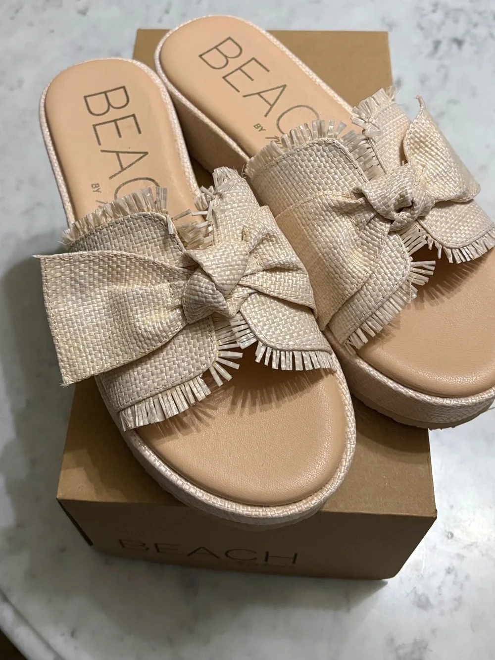 Cream Bow Slide Sandals NWT - Picture 3 of 5